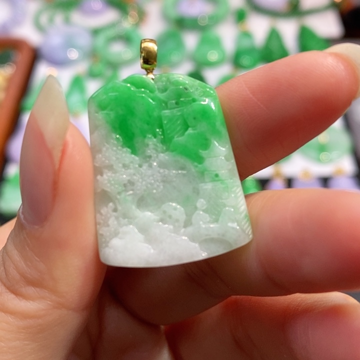 颈饰未镶嵌翡翠吊坠