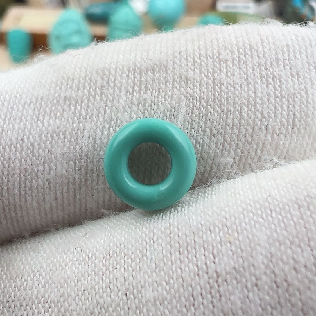 绿松石配饰18K金镶嵌爱****哥