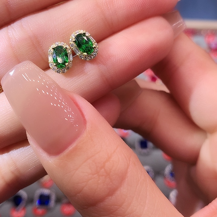 透辉石耳钉银S925镶嵌