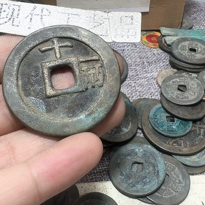 铜热**众现代工艺品花钱