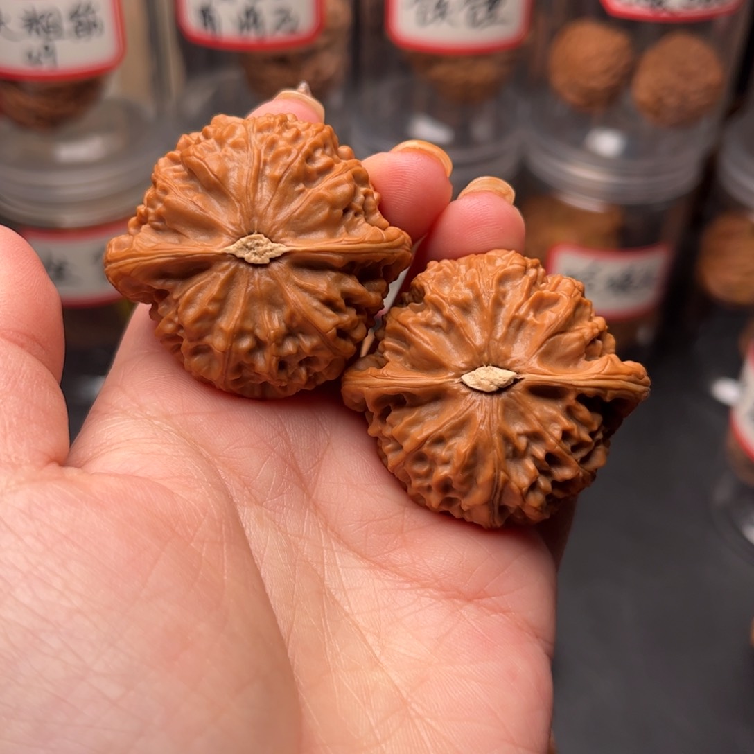 文玩核桃把件?*44老树宫灯