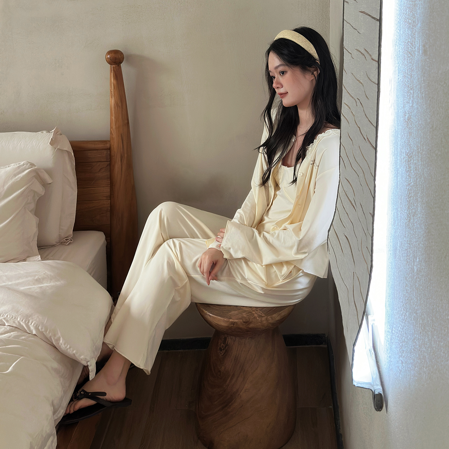 及好带胸垫吊带睡衣女春秋款莫代尔棉家居服长袖开衫纯色三件套装
