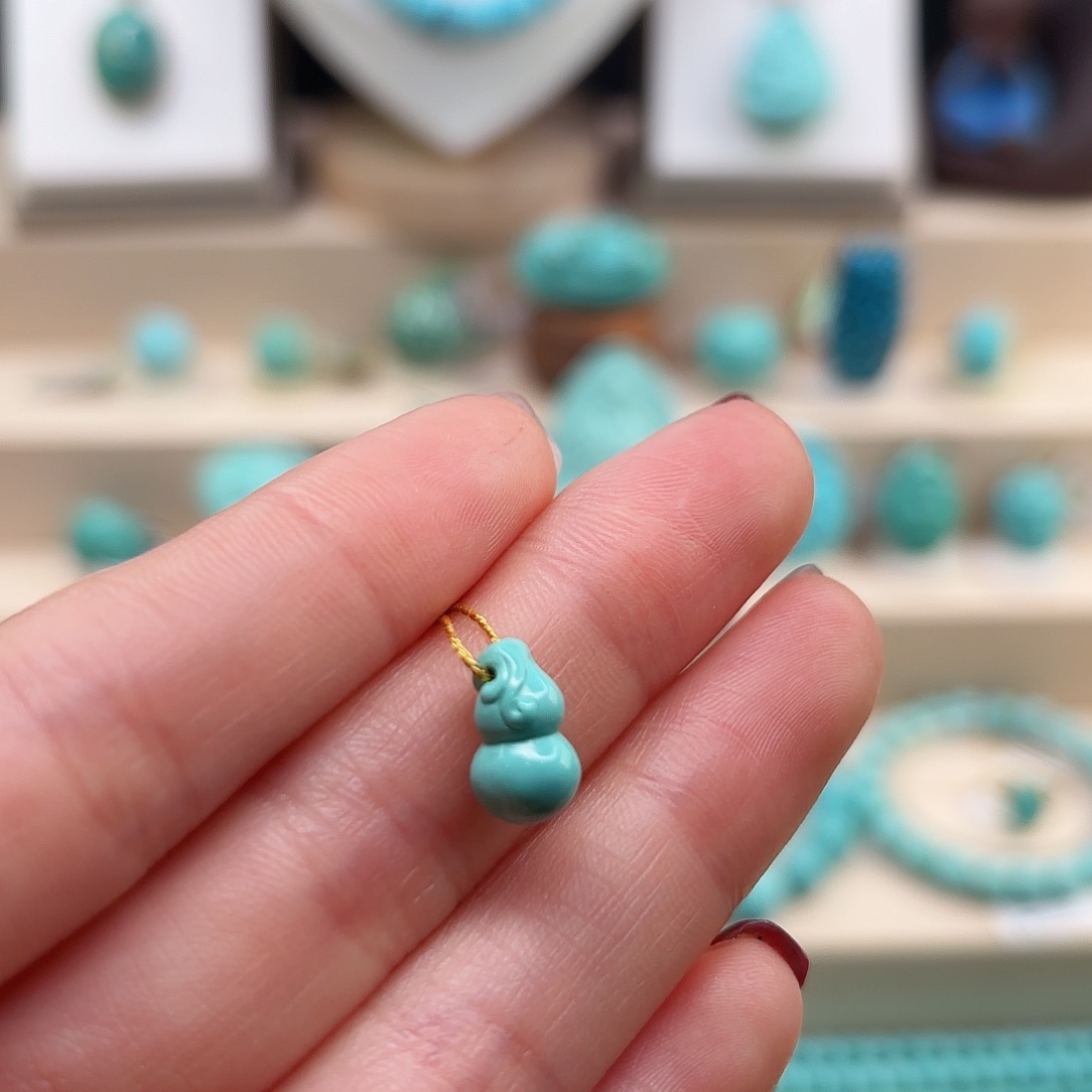 绿松石配饰未镶嵌