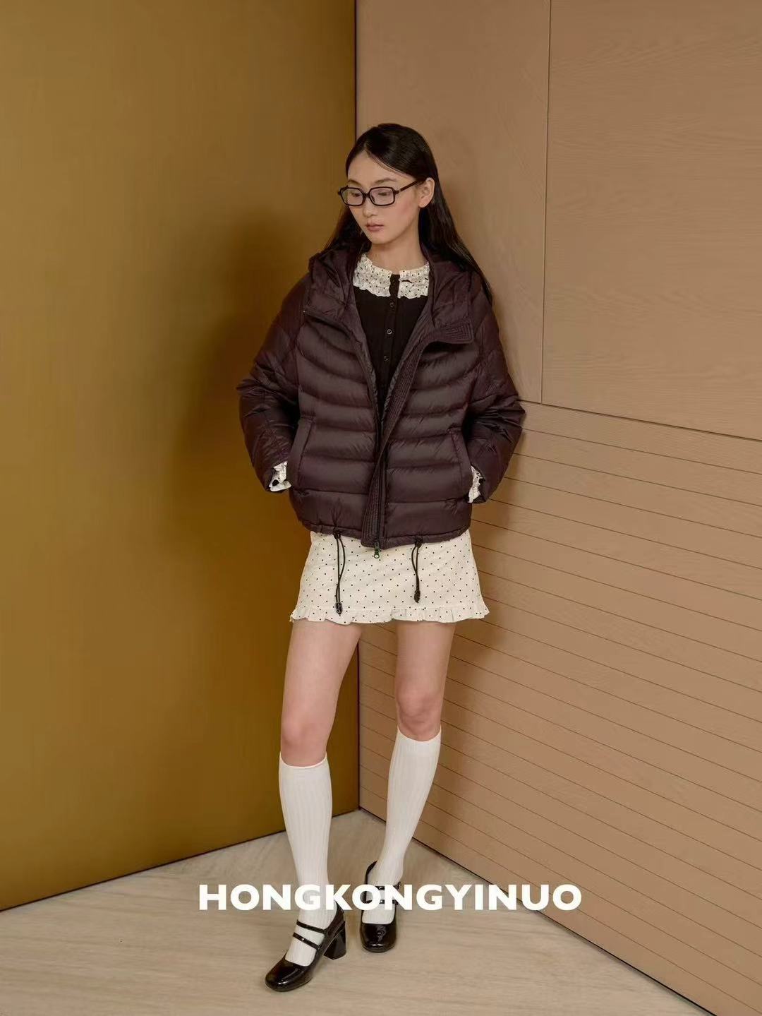 【香港一诺 】2025款，8715福袋子 款短款羽绒服。