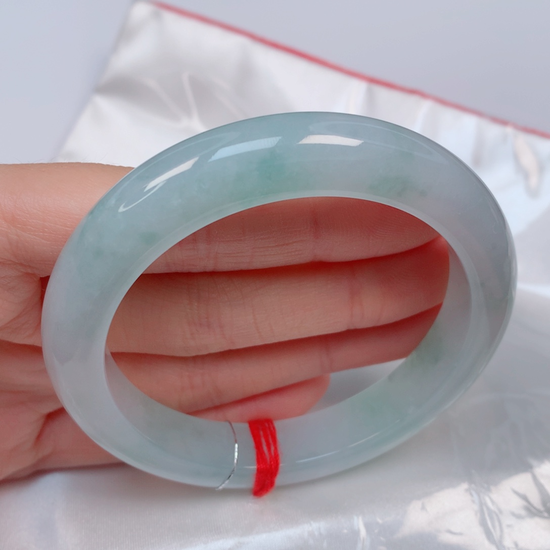 翡翠手镯未镶嵌56.6正圈