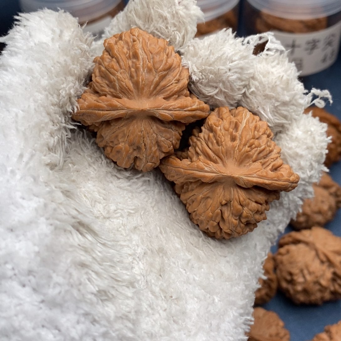 文玩核桃把件q****r四座楼126