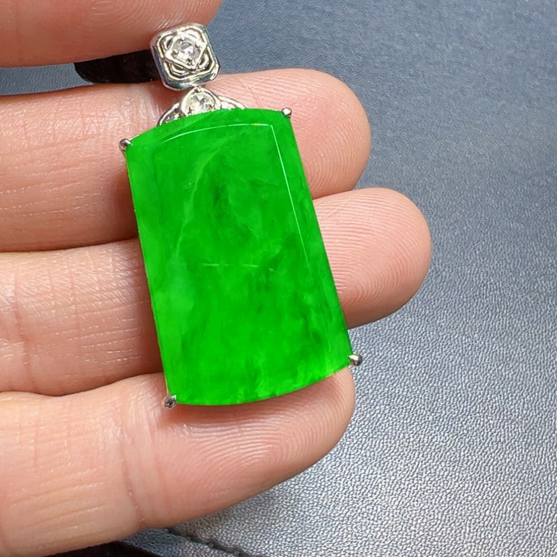 翡翠吊坠(不含链)18K金镶嵌吊坠