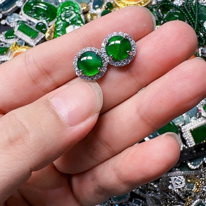 翡翠颈饰未镶嵌天然A货翡翠放漏