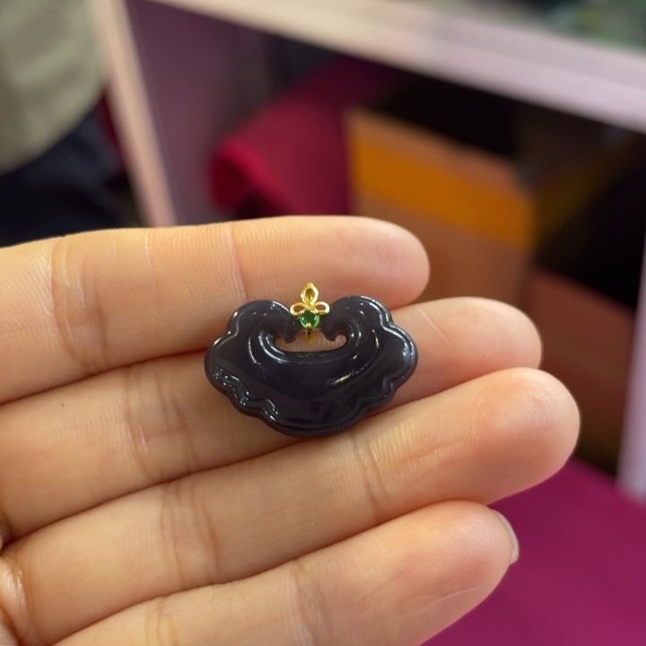 和田玉18K金镶嵌颈饰