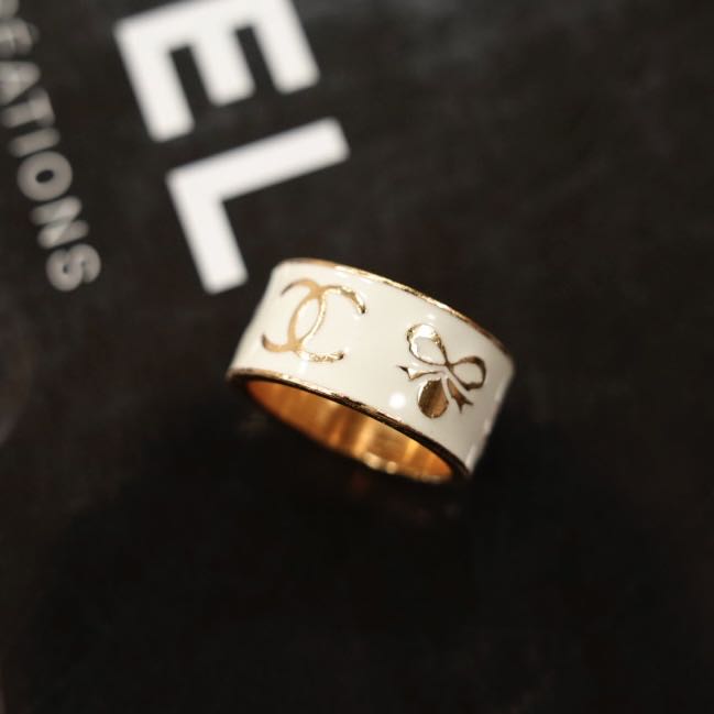 Chanel白金珐琅多元素戒指