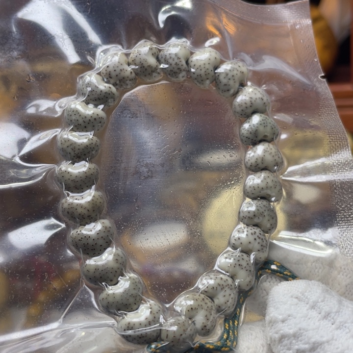 手串星月菩提雕刻爱心骨瓷白