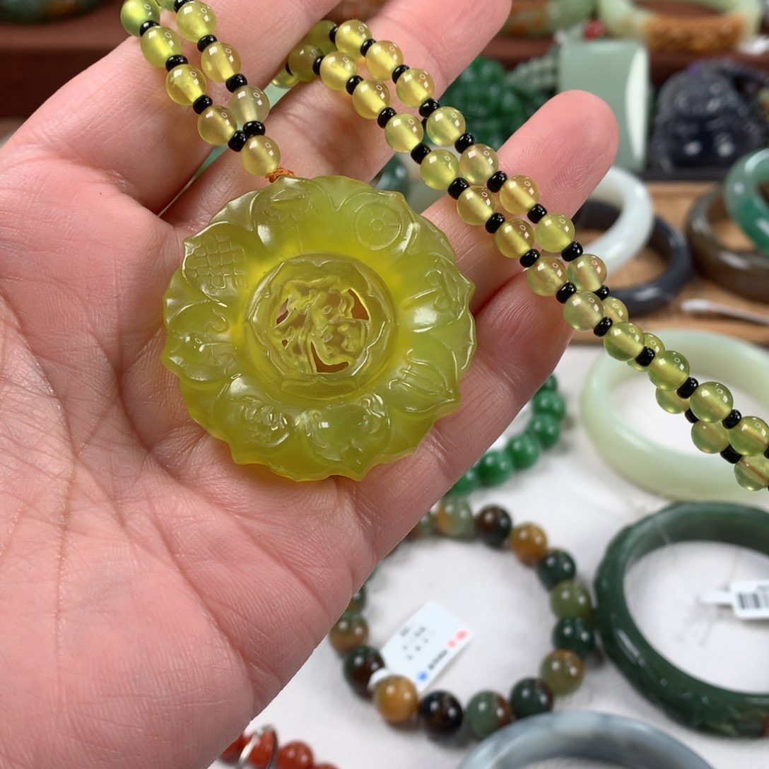 岫玉颈饰未镶嵌吊坠