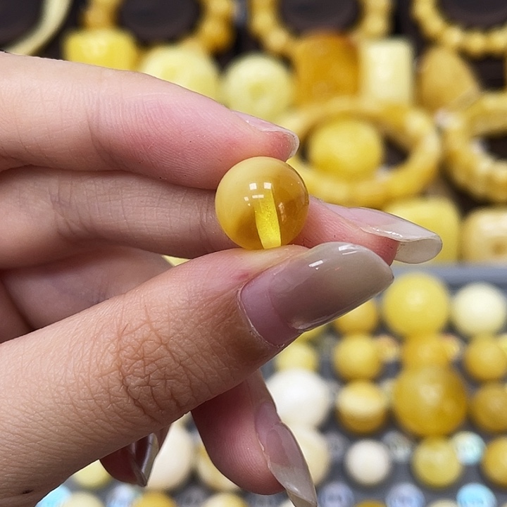 琥珀未镶嵌裸石11.1mm 269