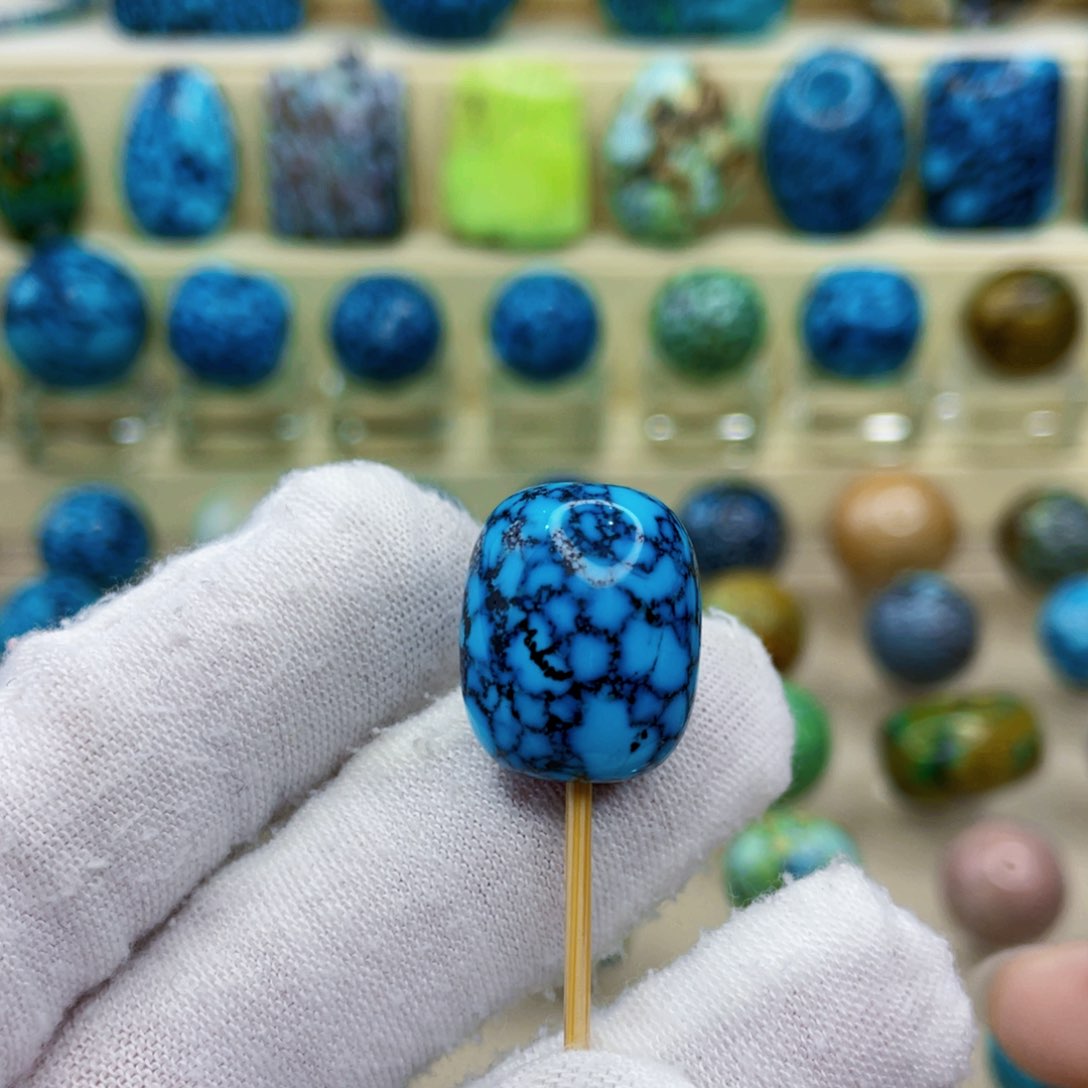 未镶嵌绿松石颈饰