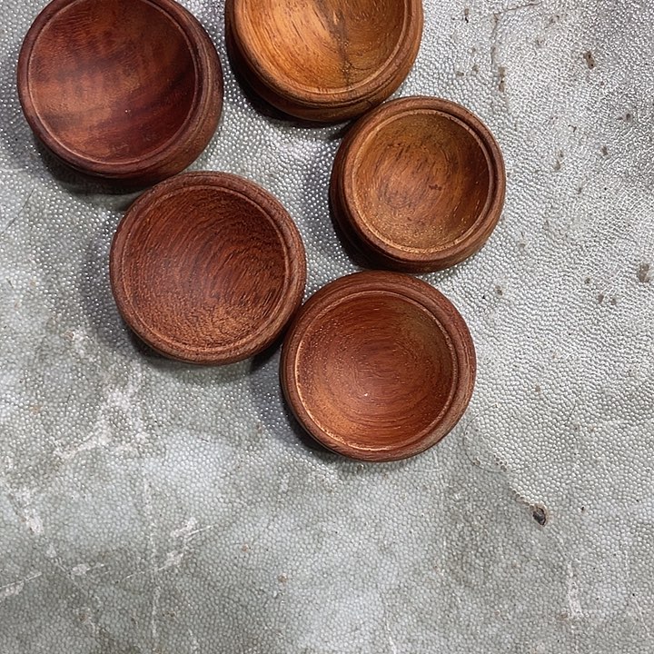 逸***辰香榧木红木底座工艺品5个