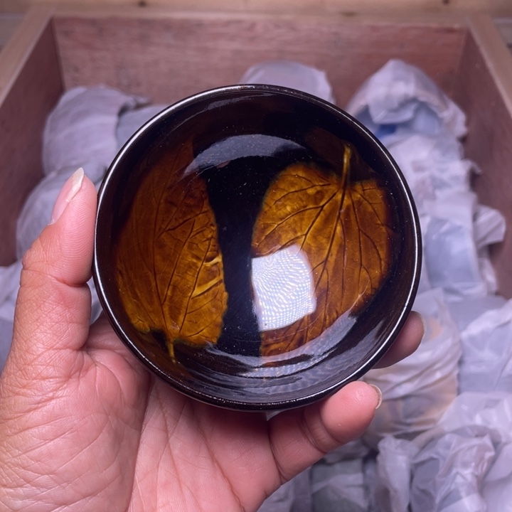 茶盏我在等车啊哈