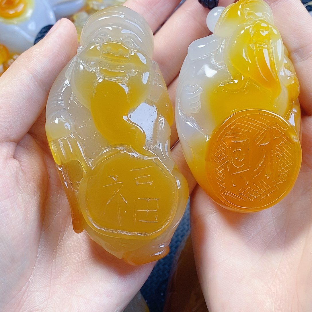 宇***宙玛瑙/玉髓未镶嵌珠宝奇石