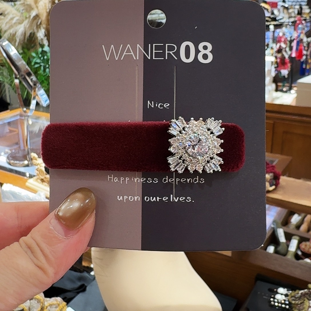 皮质非金属红色发夹