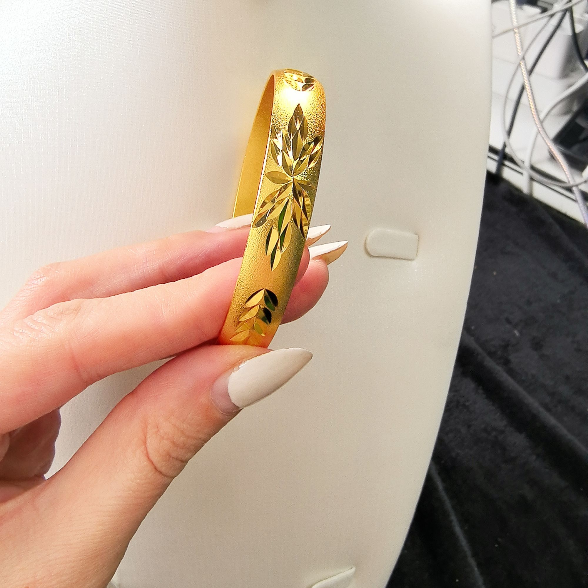 铜合金手镯 时尚休闲百搭轻奢花朵车花拉丝开口手镯最小直径58mm