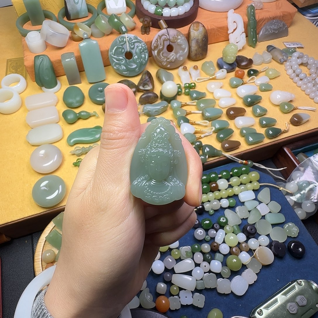 愿***…和田玉未镶嵌颈饰