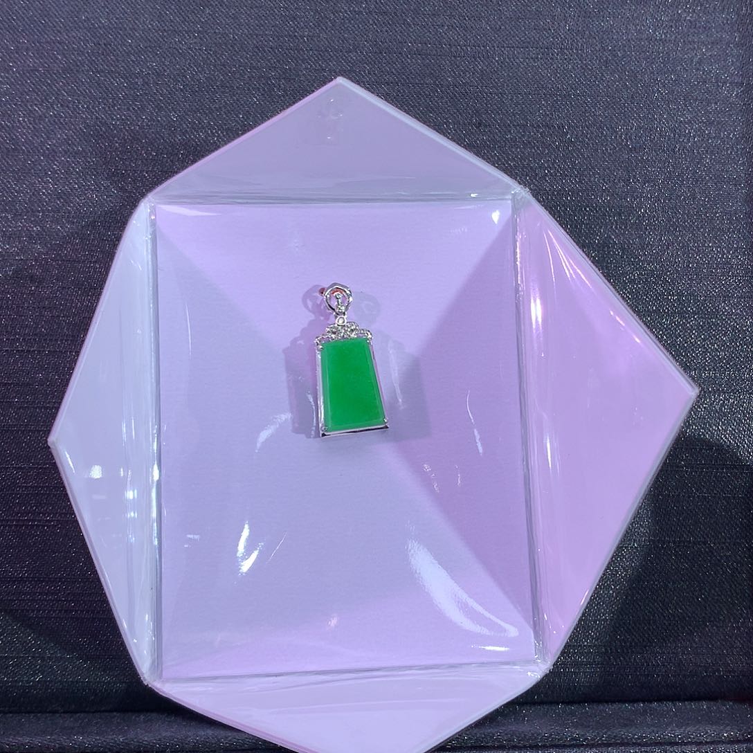 翡翠吊坠(赠链)18K金镶嵌