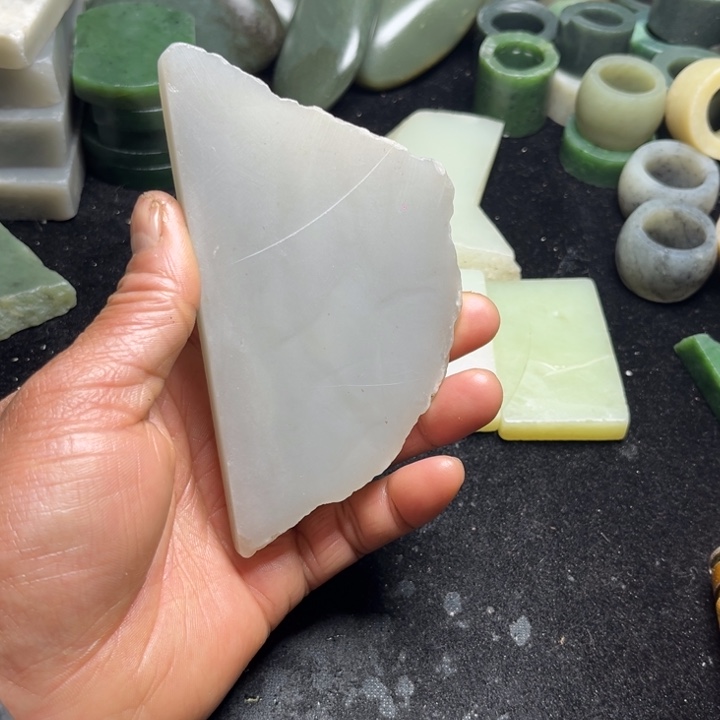 时***快和田玉（糖玉）未镶嵌珠宝半成品