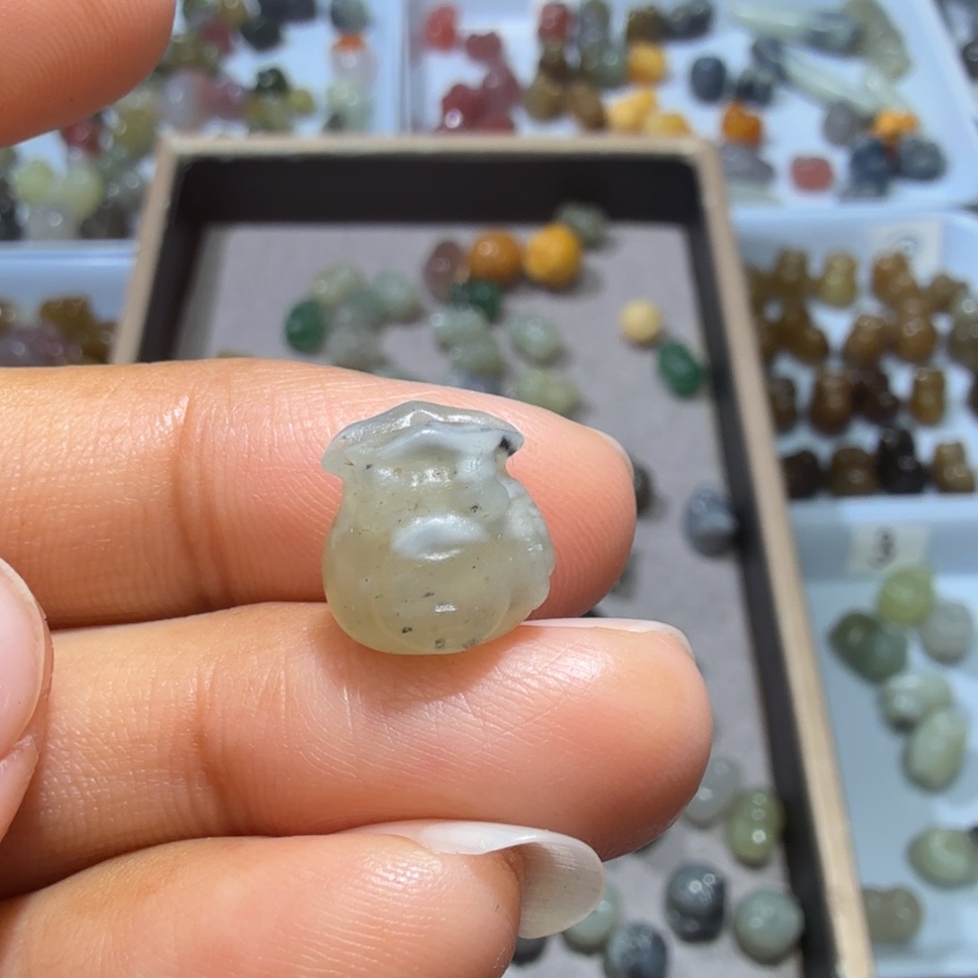 和田玉未镶嵌珠宝奇石