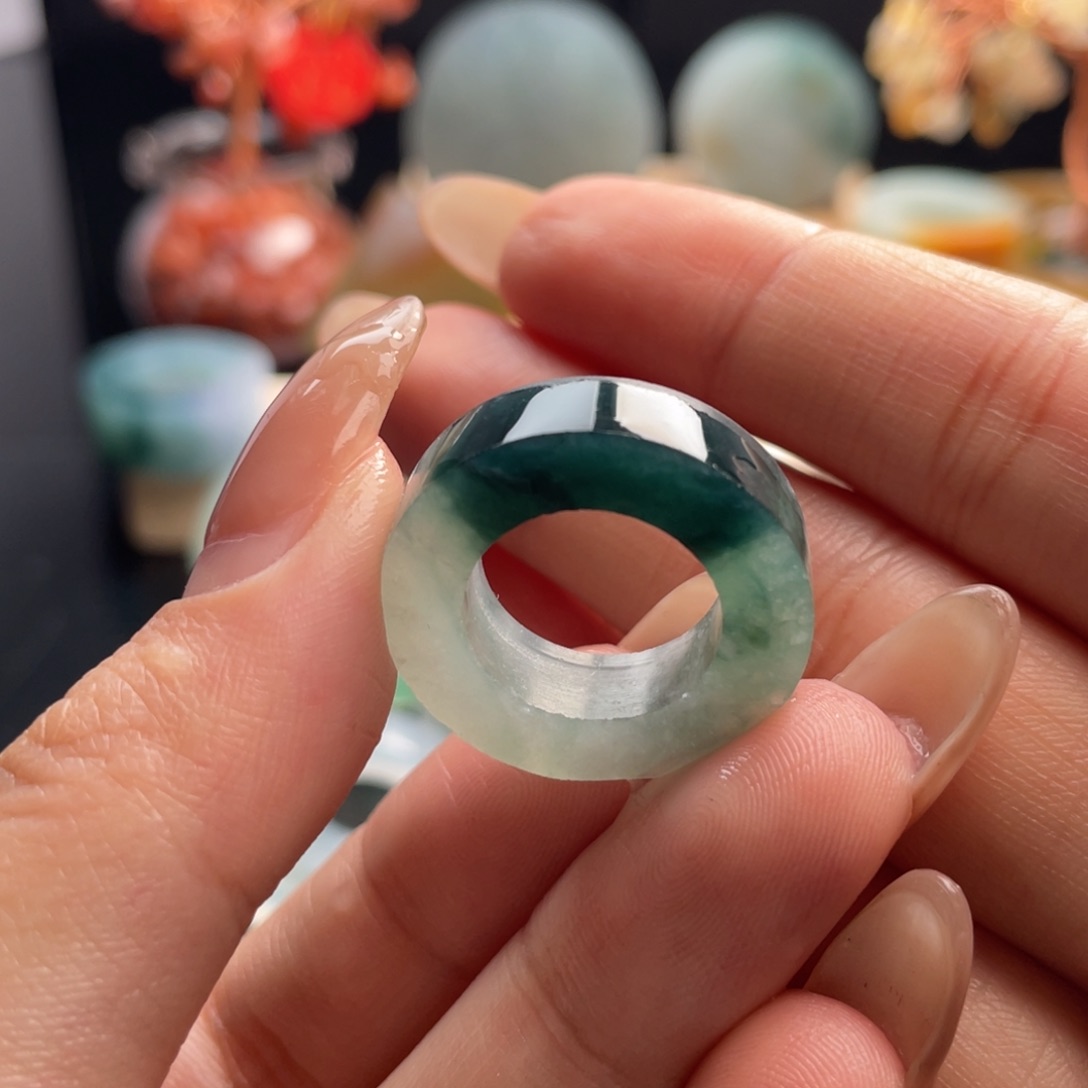 定制翡翠未镶嵌戒指