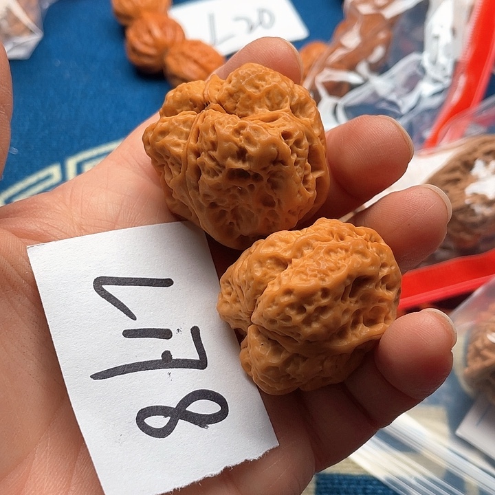 文玩核桃把件三菱