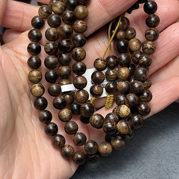 沉香手串山**逢白棋虎皮留疤