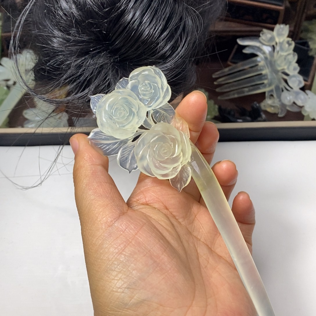 O***)蛇纹石玉未镶嵌发饰