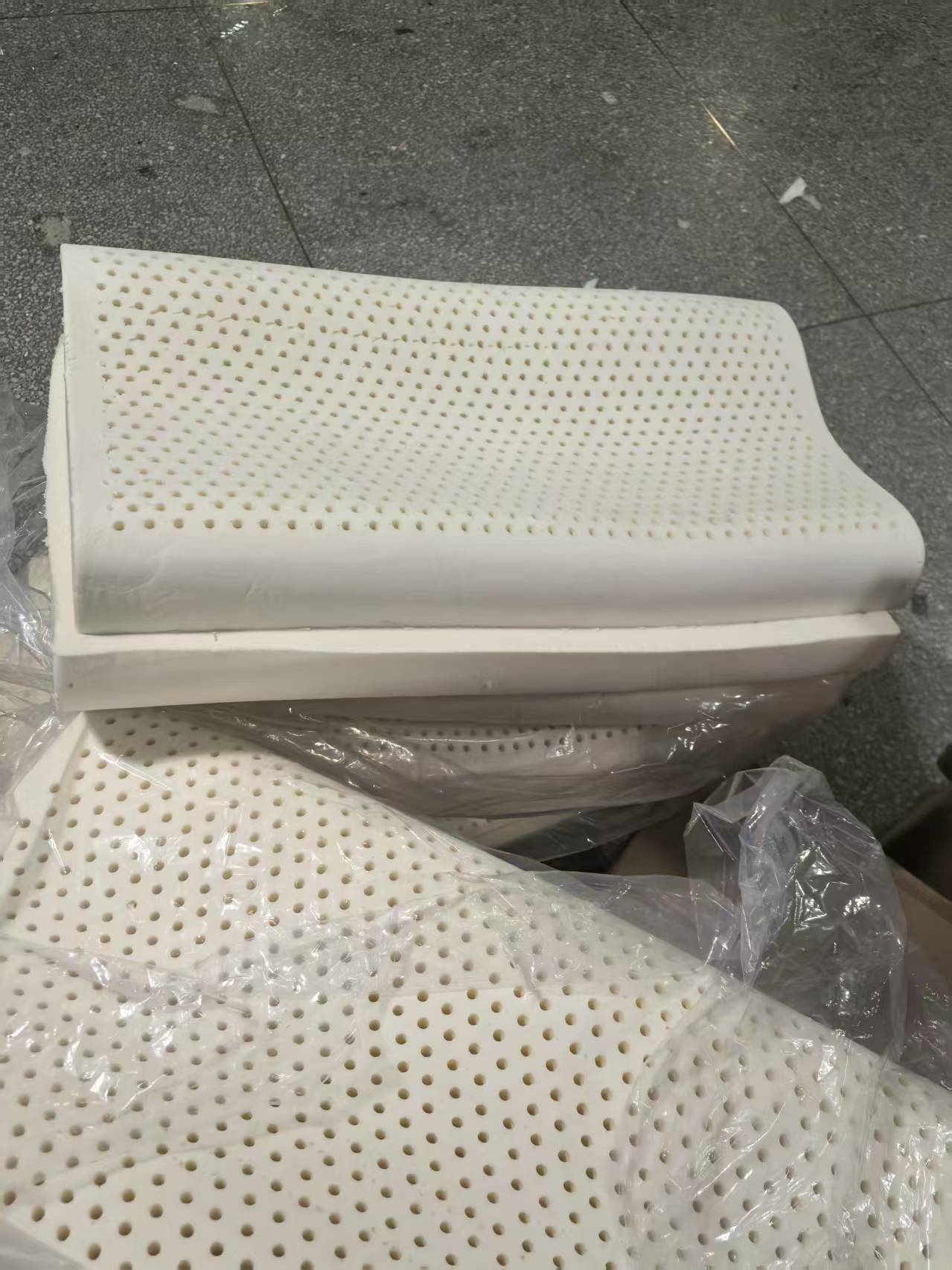 《厚广家》3楼36×68×9长款优质凹型乳胶枕 发1张 微瑕疵