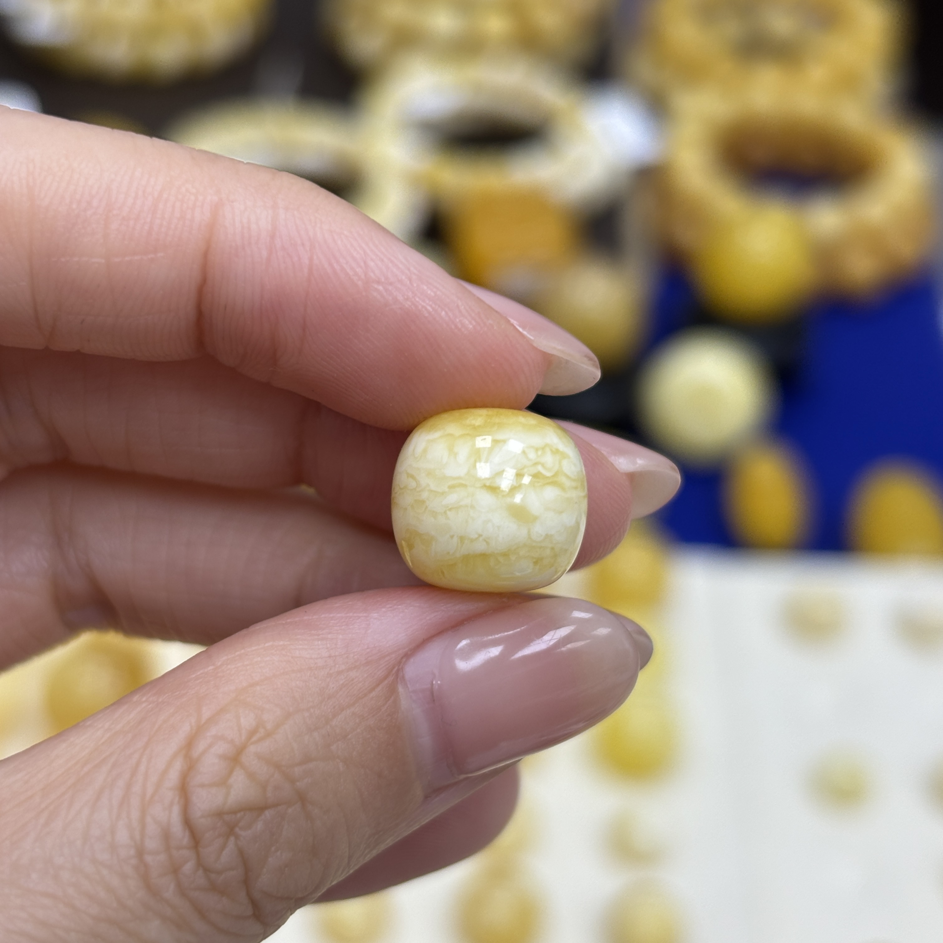 12.5*11.6mm带皮线· 2-小妖珠宝天然原矿琥珀蜜蜡