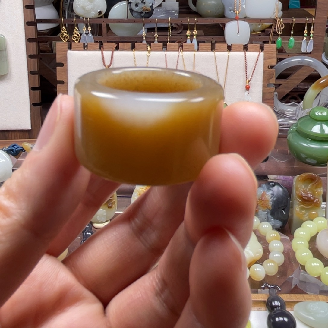 和田玉未镶嵌戒指