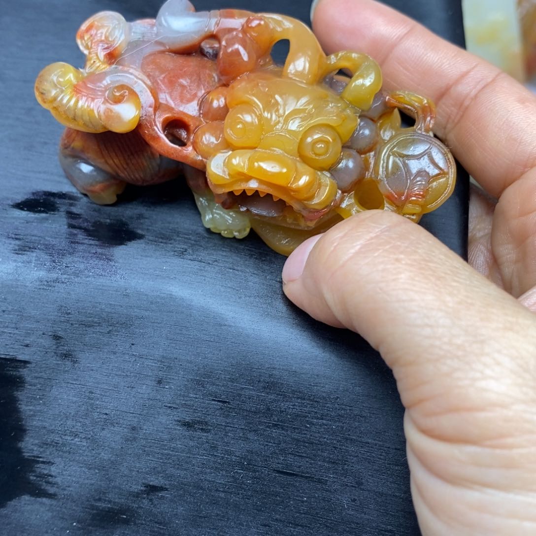 石英质玉（黄龙玉）颈饰未镶嵌