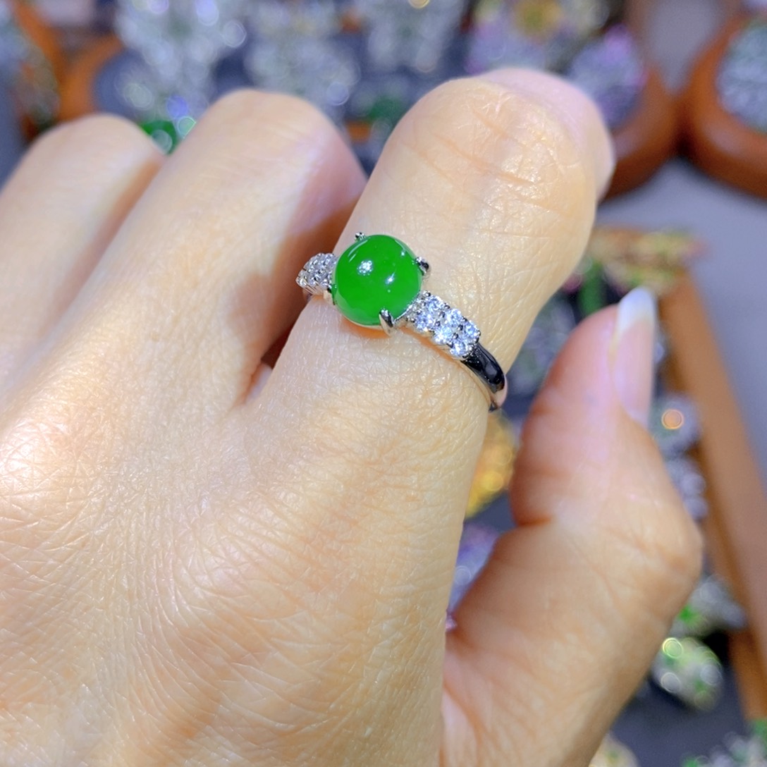 翡翠颈饰银S925镶嵌天然翡翠