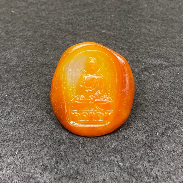 和田玉坐莲观音吊坠