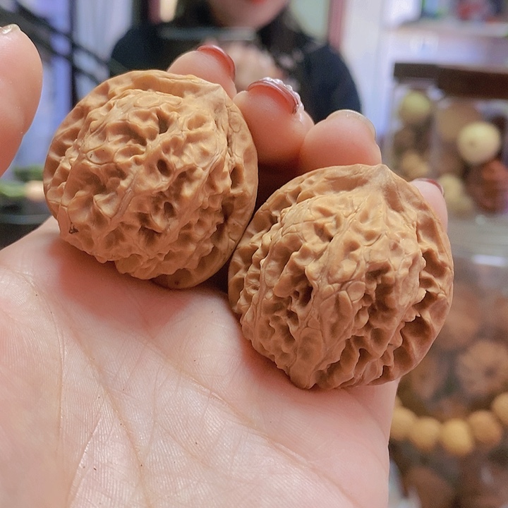 【闪购商品】文玩核桃把件37.5大石窝蜡皮