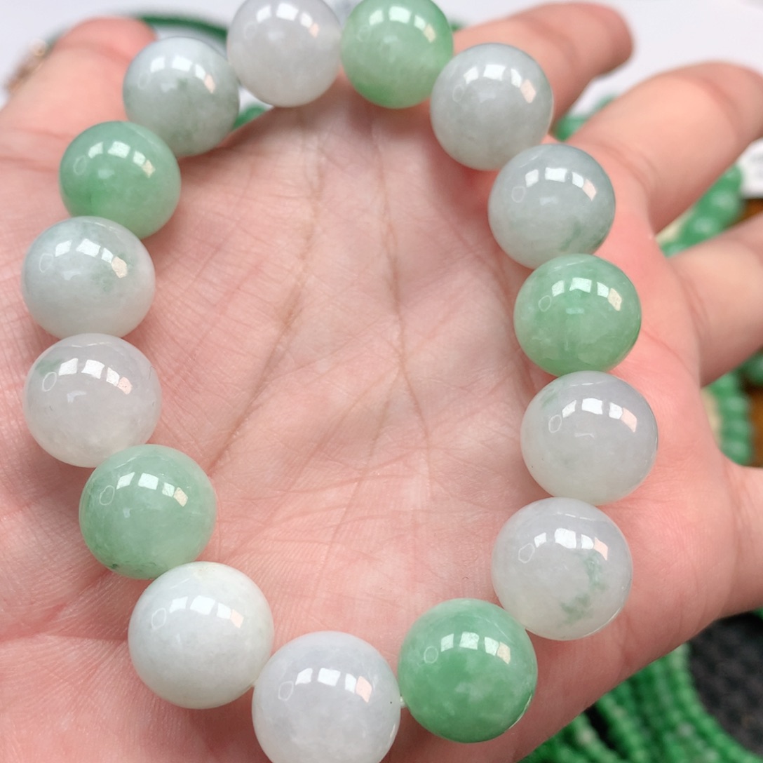 翡翠手链未镶嵌翡翠