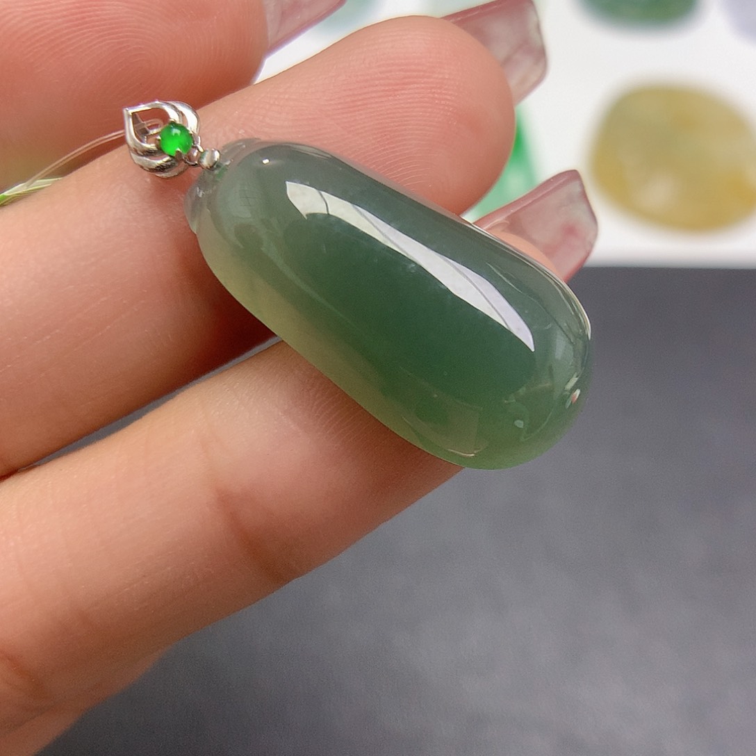 翡翠颈饰18K金镶嵌福瓜