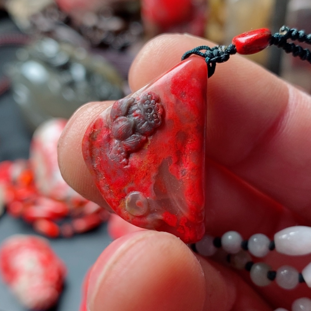 昌化鸡血石昌化鸡血石挂件