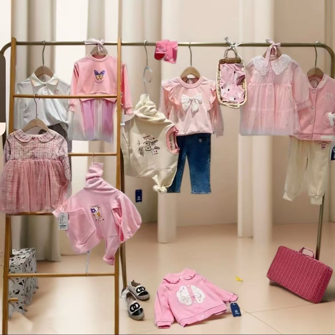 A6057#CYX-WMT-ZTBCS2-6523童装米色卫衣