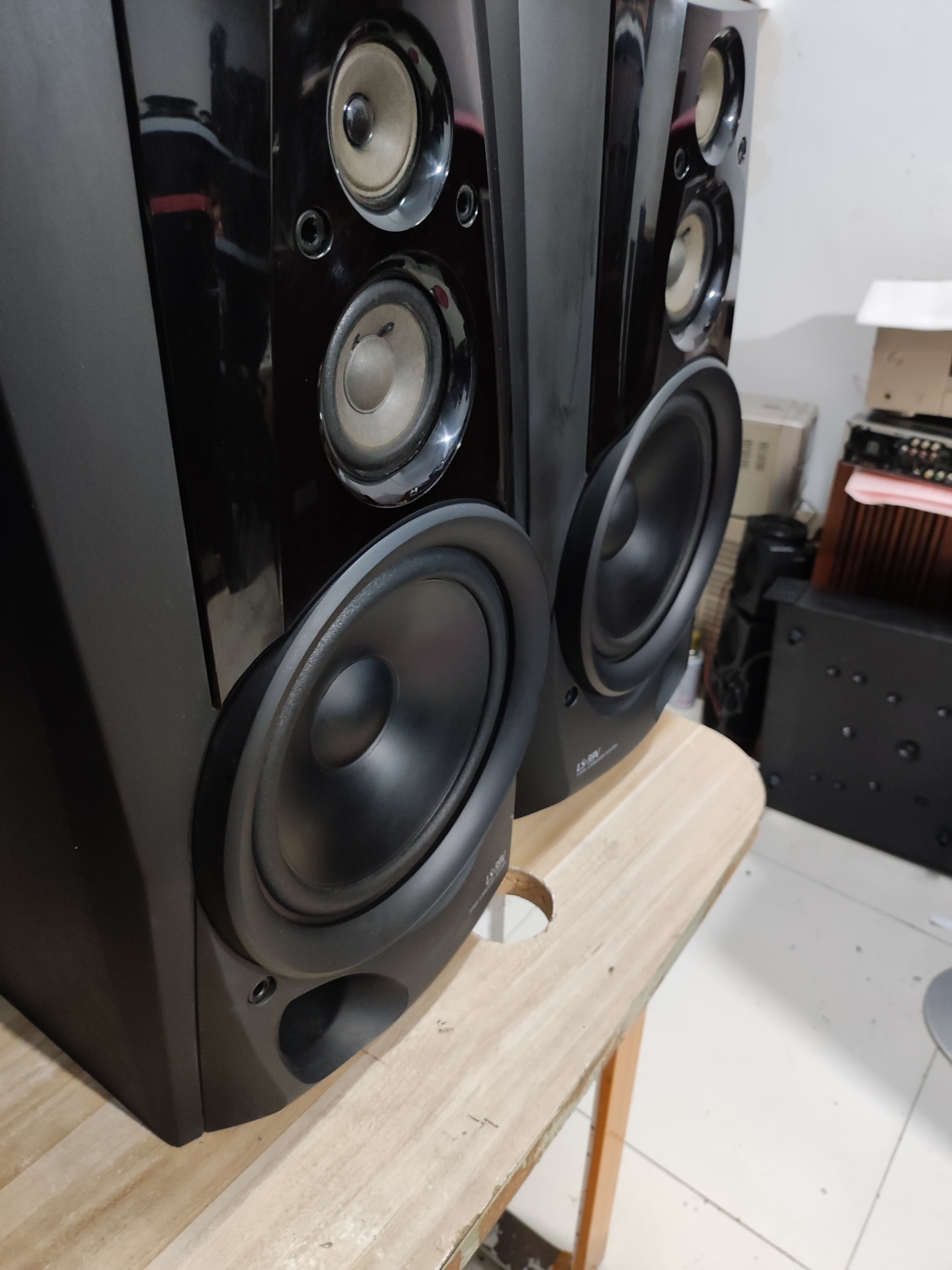 jw8寸书架音箱，不包邮不退换