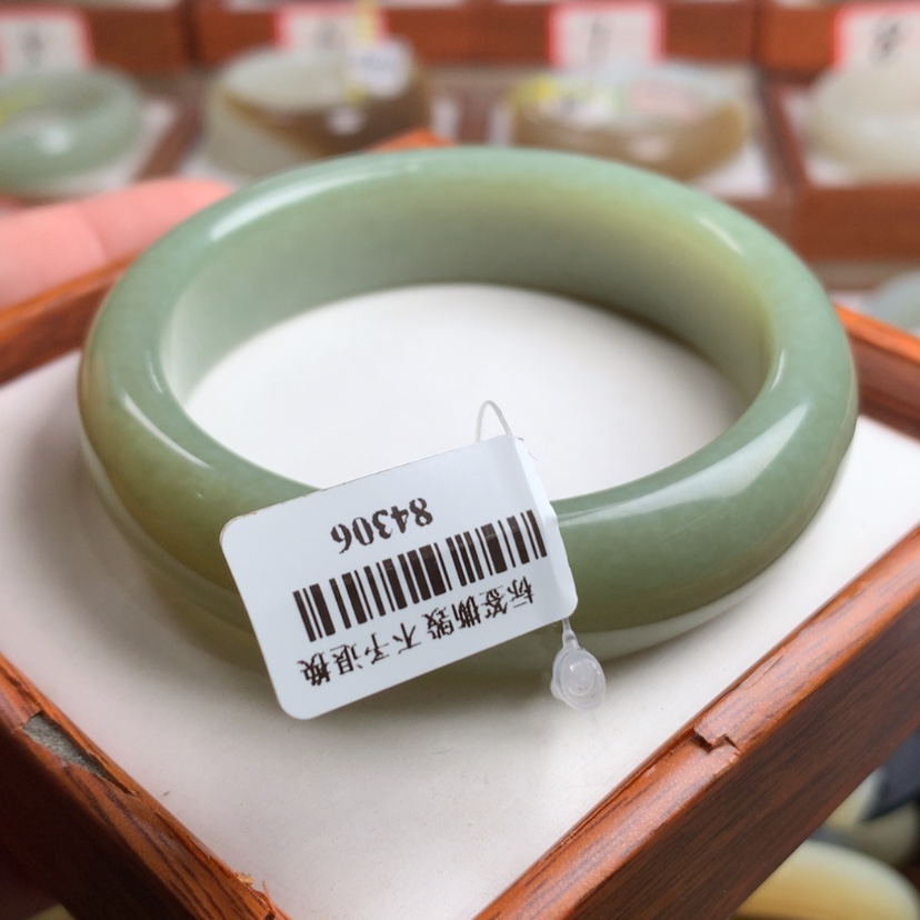 【闪购商品】和田玉手镯未镶嵌记****熊