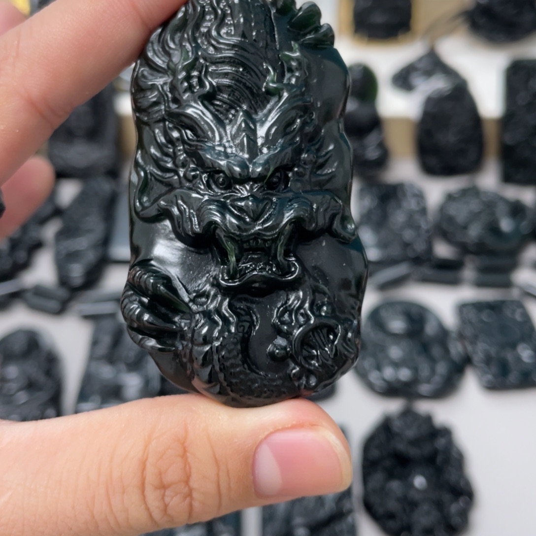 s***e蛇纹石玉未镶嵌吊坠