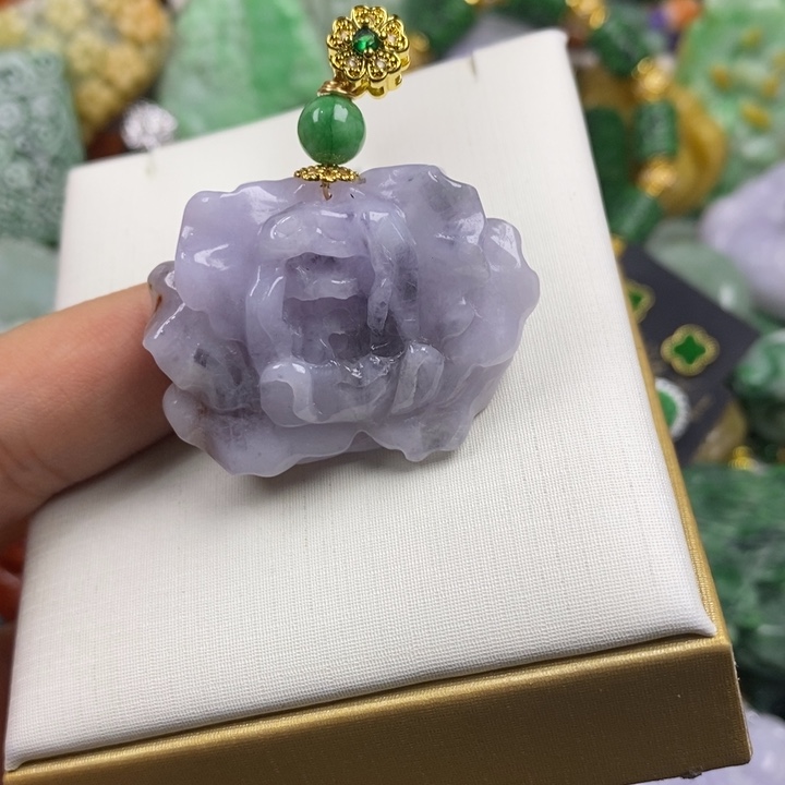 翡翠未镶嵌吊坠(赠链)