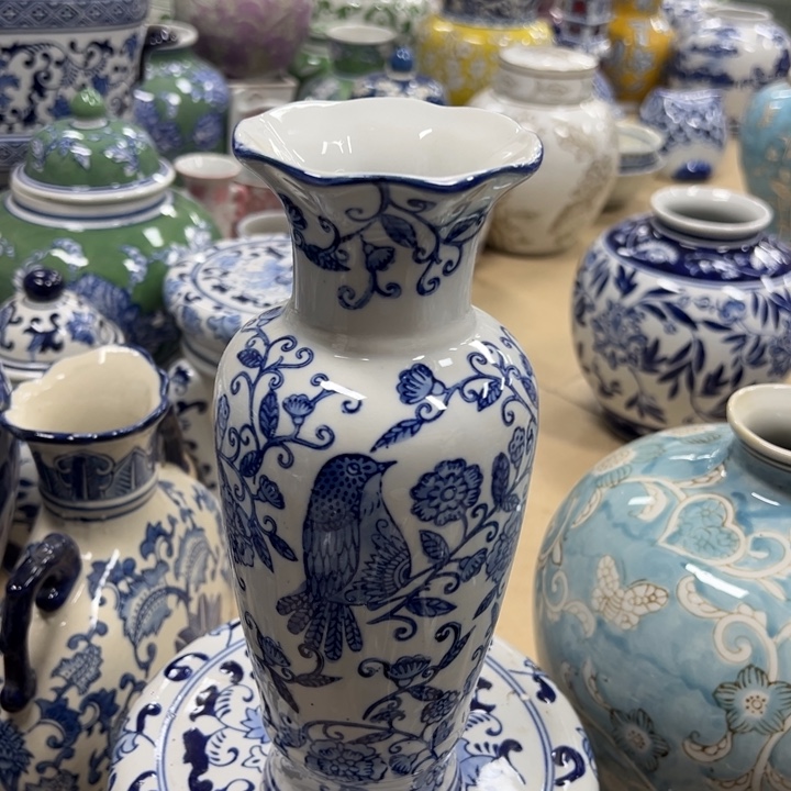 瓷片微瑕陶瓶。。。。。。。。。。。。。