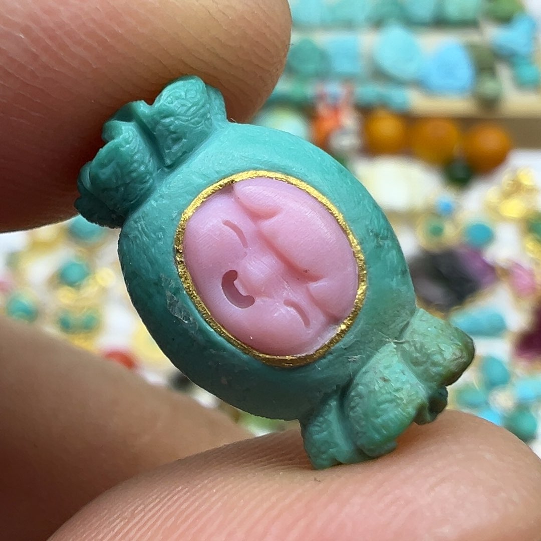 绿松石颈饰未镶嵌