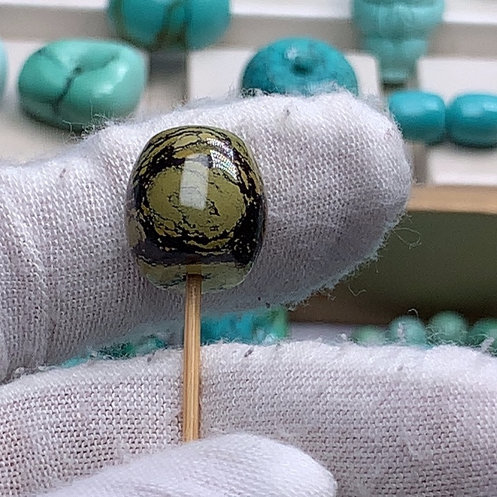 绿松石未镶嵌珠宝奇石直径13特色菜籽黄直切3.8克