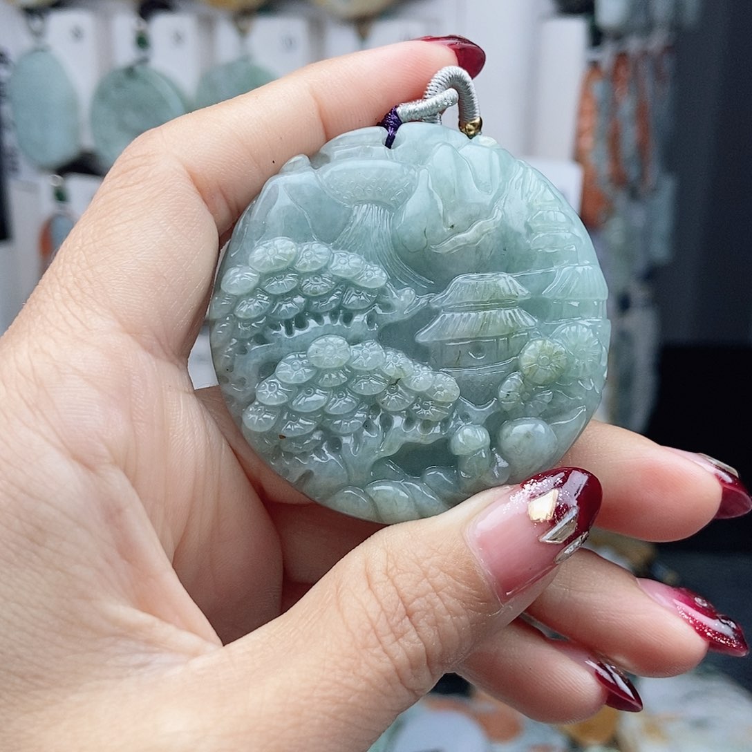 翡翠颈饰未镶嵌翡翠